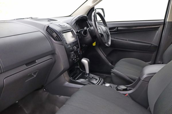 2018 Isuzu D-max CAB CHASSIS SX DUAL CAB MY18 image