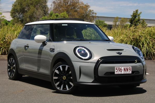 2021 Mini Hatch HATCHBACK COOPER SE MINI YOURS F56 LCI-2 image