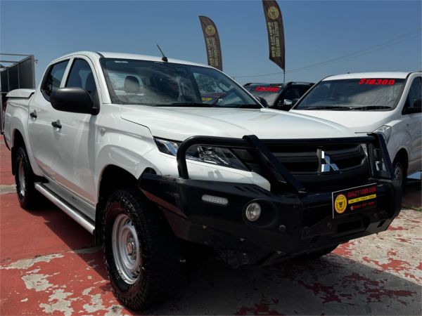 2022 MITSUBISHI TRITON DOUBLE CAB P/UP MR MY22.5 GLX (4x4) image
