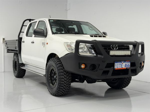 2015 TOYOTA HILUX DOUBLE C/CHAS KUN26R MY14 SR (4x4) image