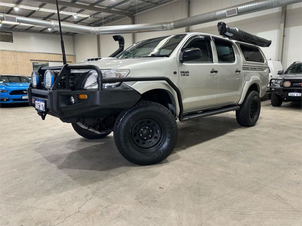 2014 TOYOTA HILUX DUAL CAB P/UP KUN26R MY14 SR (4x4) image