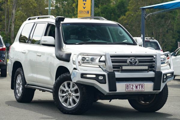 2016 Toyota Landcruiser VDJ200R VX White 6 Speed Sports Automatic Wagon image