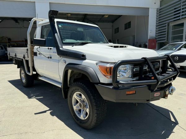 2019 Toyota Landcruiser VDJ79R GXL White 5 Speed Manual Cab Chassis image
