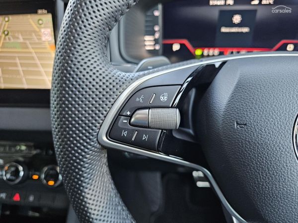 2025 Skoda Karoq NU Sportline image