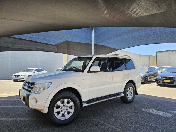 2010 Mitsubishi Pajero Wagon NT MY11 GLS image