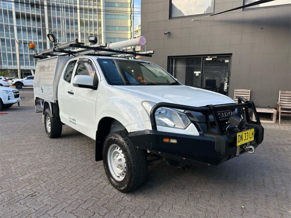 2017 ISUZU D-MAX SPACE C/CHAS TF MY17 SX (4x4) image