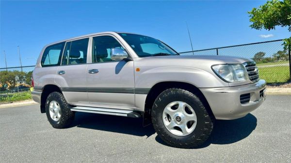 2003 Toyota Landcruiser Wagon UZJ100R GXL image