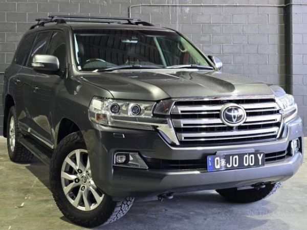 2020 TOYOTA LANDCRUISER SAHARA (4X4) VDJ200R image