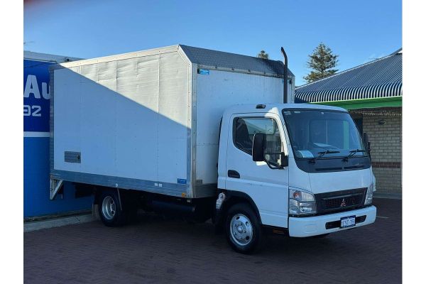 2006 Mitsubishi Canter FE84P 3.5 4x2 MWB image