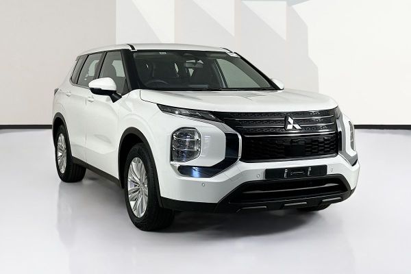 2024 Mitsubishi OUTLANDER ES 7 SEAT (2WD) ZM MY24 image