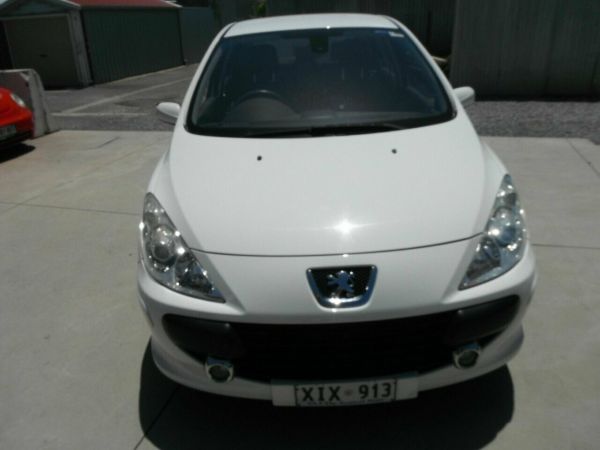 2006 Peugeot 307 MY06 Upgrade XSE 2.0 White 4 Speed Automatic Tiptronic Hatchback image