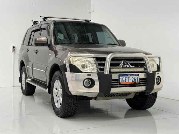 2011 MITSUBISHI PAJERO 4D WAGON NT MY11 GLX LWB (4x4) image