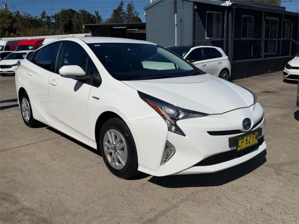 2018 Toyota Prius Liftback ZVW50R image
