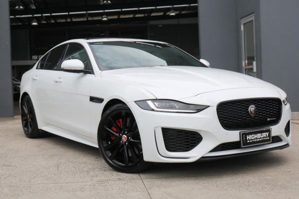 2020 Jaguar Xe Sedan P300 R-Dynamic SE X760 image