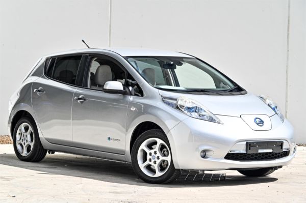 2012 Nissan LEAF Hatchback ZE0 image