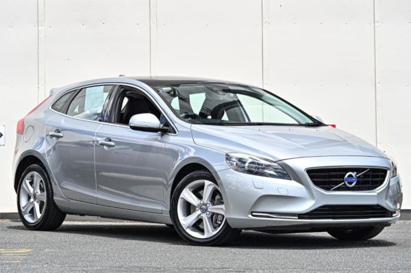 2015 Volvo V40 Hatchback M Series MY16 T4 Luxury image