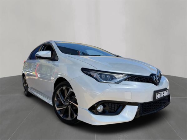 2016 Toyota Corolla Hatchback ZRE182R ZR image