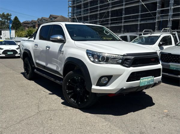 2017 TOYOTA HILUX DUAL CAB UTILITY GUN126R SR5 (4x4) image