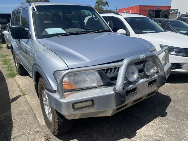 2005 Mitsubishi Pajero NP GLX LWB (4x4) Silver 5 Speed Manual Wagon image