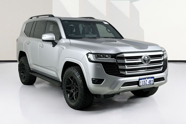 2024 Toyota Landcruiser LC300 VX (4x4) FJA300R image