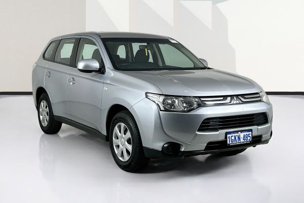 2013 Mitsubishi OUTLANDER ES (4x2) ZJ image