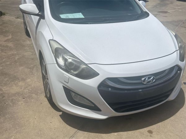 2012 HYUNDAI i30 5D HATCHBACK GD PREMIUM 1.6 CRDi image