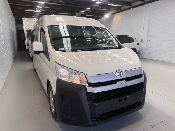 2022 Toyota Hiace Bus GDH322R Commuter image