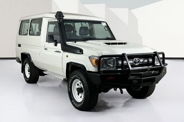 2019 Toyota Landcruiser GXL (4x4) 5 SEAT VDJ78R image