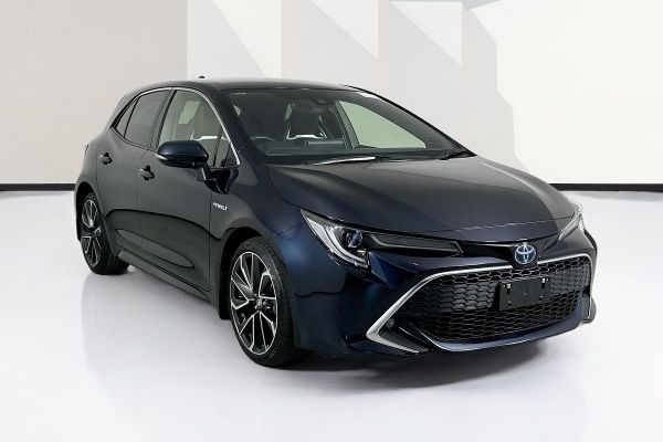 2019 Toyota COROLLA ZR HYBRID ZWE211R image