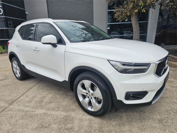 2018 Volvo XC40 Wagon XZ MY19 T4 Momentum image