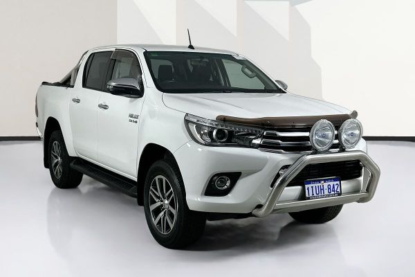 2017 Toyota HILUX SR5 (4x4) GUN126R 4X4 image