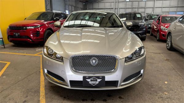 2013 JAGUAR XF 4D SEDAN MY13 2.0 LUXURY image
