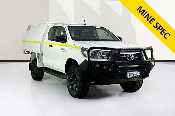 2019 Toyota HILUX SR (4x4) GUN126R MY19 4X4 image