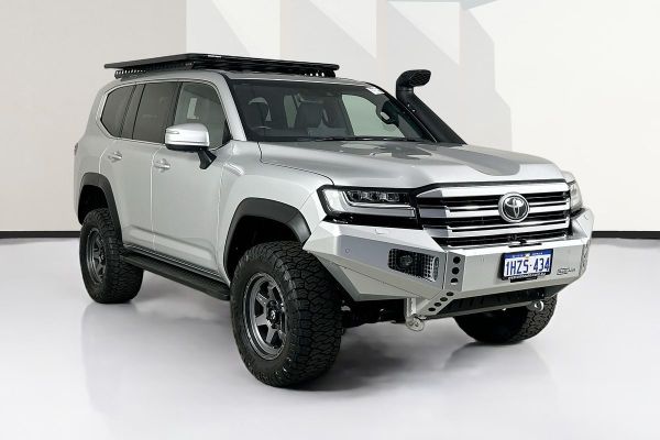 2022 Toyota LANDCRUISER LC300 VX (4x4) FJA300R image