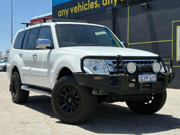 ** 2016 Mitsubishi Pajero GLX ** Wagon 7 Seaters ** Automatic 5sp ** 4x4 ** 3.2L Turbo Diesel ** Service up to Date ** Winch ** 17''Black Rims ** image