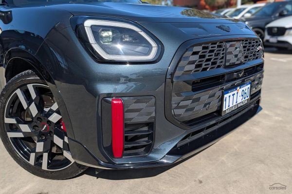 2024 MINI Countryman F60 LCI JCW MINI Yours image