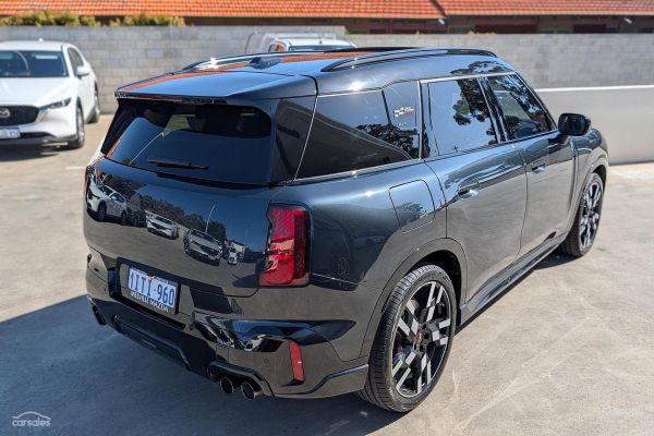 2024 MINI Countryman F60 LCI JCW MINI Yours image