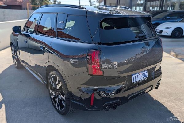 2024 MINI Countryman F60 LCI JCW MINI Yours image