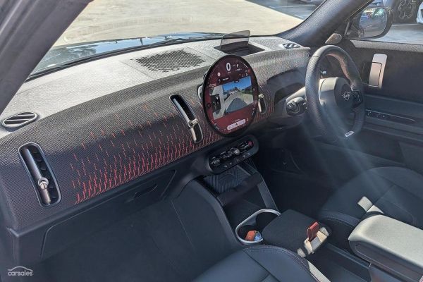 2024 MINI Countryman F60 LCI JCW MINI Yours image