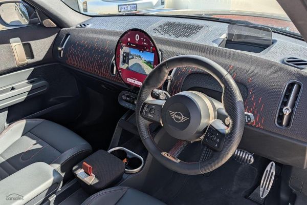 2024 MINI Countryman F60 LCI JCW MINI Yours image