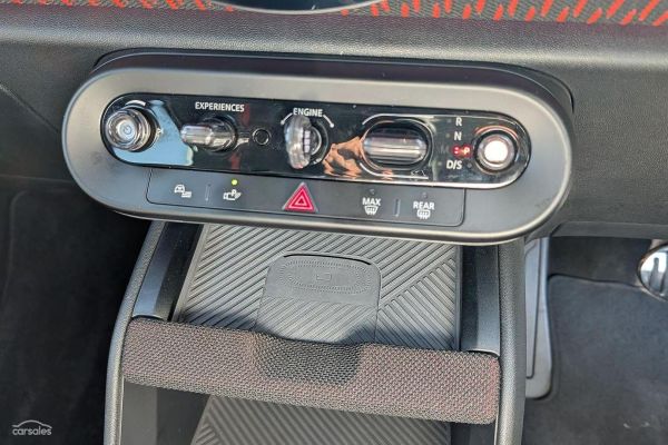 2024 MINI Countryman F60 LCI JCW MINI Yours image