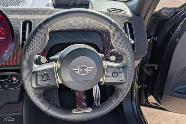 2024 MINI Countryman F60 LCI JCW MINI Yours image