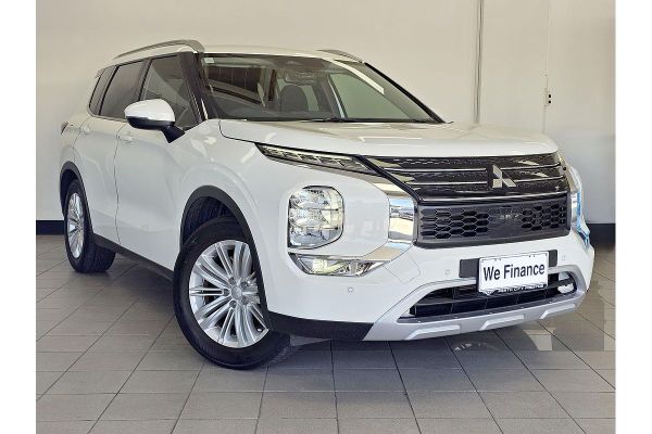 2022 Mitsubishi Outlander LS ZM image