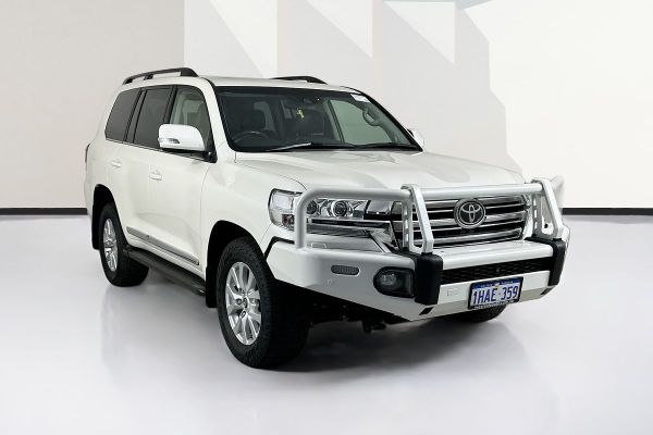 2020 Toyota LANDCRUISER LC200 SAHARA (4x4) VDJ200R image