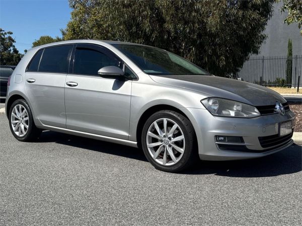 2013 Volkswagen Golf Hatchback VII 110TDI Highline image