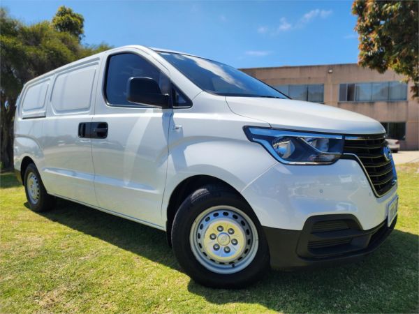 2018 HYUNDAI iLOAD 4D VAN TQ4 MY19 3S LIFTBACK image