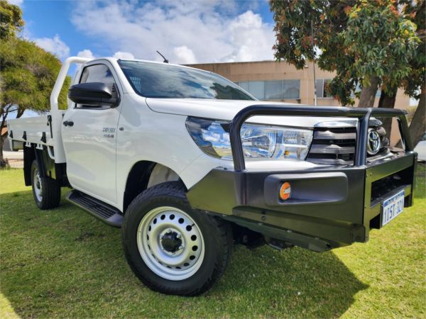 2018 TOYOTA HILUX C/CHAS GUN126R MY17 SR (4x4) image