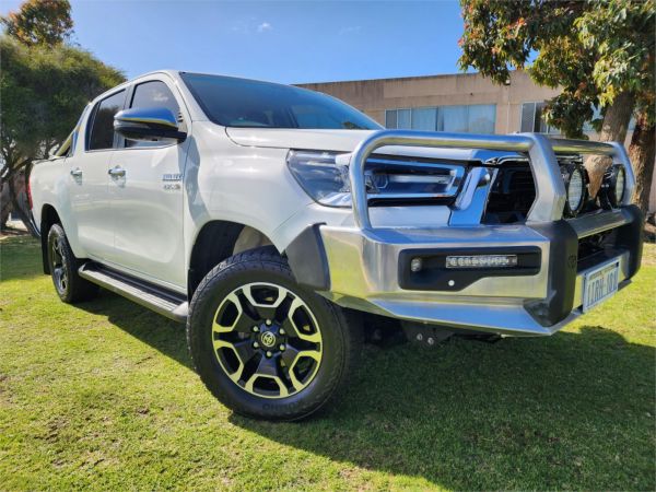 2022 TOYOTA HILUX DOUBLE CAB P/UP GUN126R SR5 (4x4) image