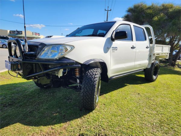 2010 TOYOTA HILUX DUAL C/CHAS KUN26R 09 UPGRADE SR (4x4) image