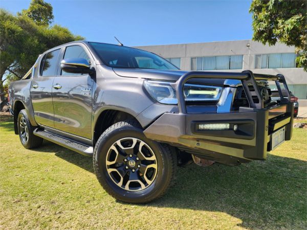 2021 TOYOTA HILUX DOUBLE CAB P/UP GUN126R SR5 (4x4) image